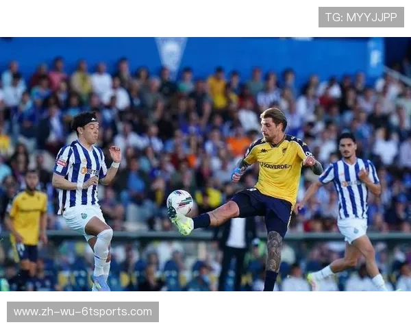 足球比赛中的全员防守与进攻任务